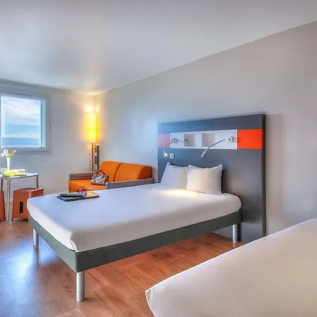 Ibis Budget Californie Lenval Hotel 2*
