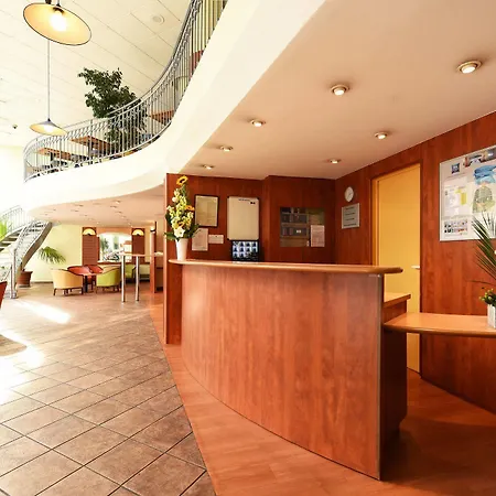 Ibis Budget Californie Lenval Hotel Nice
