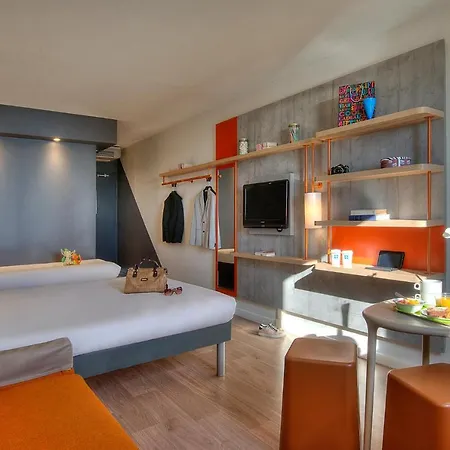 Ibis Budget Californie Lenval Hotel 2*